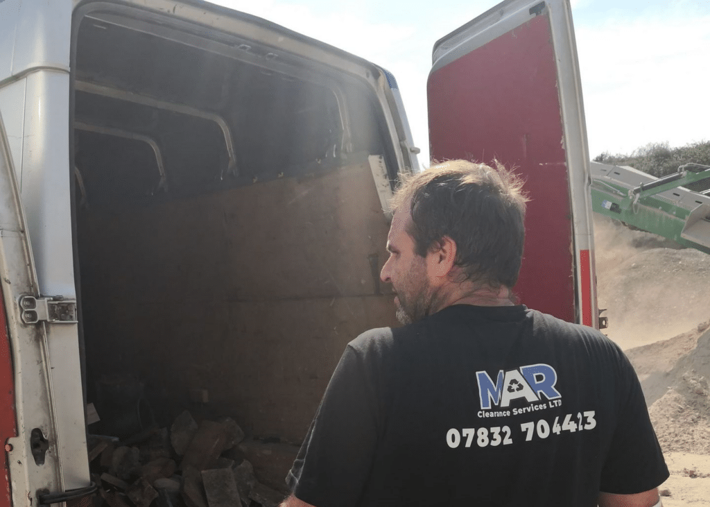 Trustworthy rubbish collection in Thanet. MAR Clearance offers house, garden, and commercial waste services. Fully licensed and rapid response within 24 hours.